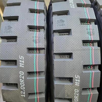 فترة الضمان 3 سنوات أو 120 إطارًا لحافلات الشاحنات مناسب لمختلف الظروف الجوية مما يوفر الأداء والسلامة